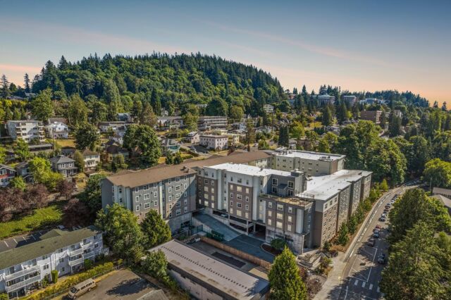 Elevate Bellingham | 133 Units / 417 Beds | Assumable Loan at 4.45% Interest Rate. Elevate Bellingham stands as an impressive five-story student housing community nestled in the heart of Bellingham, WA. With its prime location, spacious floorplans averaging 1,068 SF, and a plethora of top-tier amenities. Visit: ElevateBellinghamStudentLiving.com

#cookeMFT #cooke #cooketeam #cookemultifamilyteam #colliers #colliersinternational #multifamily #multifamilyinvestments #phoenix #colliersarizona #commercialrealestate #CRE #topbrokers #broker #multifamilybroker #realestate #multifamilyrealestate #phoenixrealestate #bradcooke #cindycooke #mattroach #chrisroach #phxmultifamily #phoenixmultifamily #multifamilyinvesting #phoenix #bellinghamapartments #bellingham #bellinghamstudenthousing #studenthousing #collliersstudenthousing