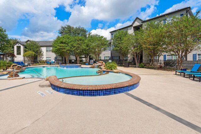 Oak Grove | 272 Units | Value-Add Community in Houston. Visit: OAKGROVEAPTSHOUSTON.COM

#cookeMFT #cooke #cooketeam #cookemultifamilyteam #colliers #colliersinternational #multifamily #multifamilyinvestments #phoenix #colliersarizona #commercialrealestate #CRE #topbrokers #broker #multifamilybroker #realestate #multifamilyrealestate #phoenixrealestate #bradcooke #cindycooke #mattroach #chrisroach #phxmultifamily #phoenixmultifamily #multifamilyinvesting #phoenix #houstonapartments #houston